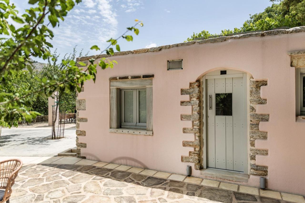 Serenity Village Apérathos Exterior photo